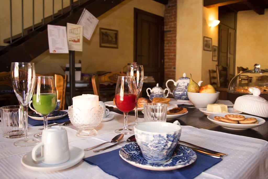 Casa Del Grande Vecchio Bed & Breakfast Airasca ภายนอก รูปภาพ