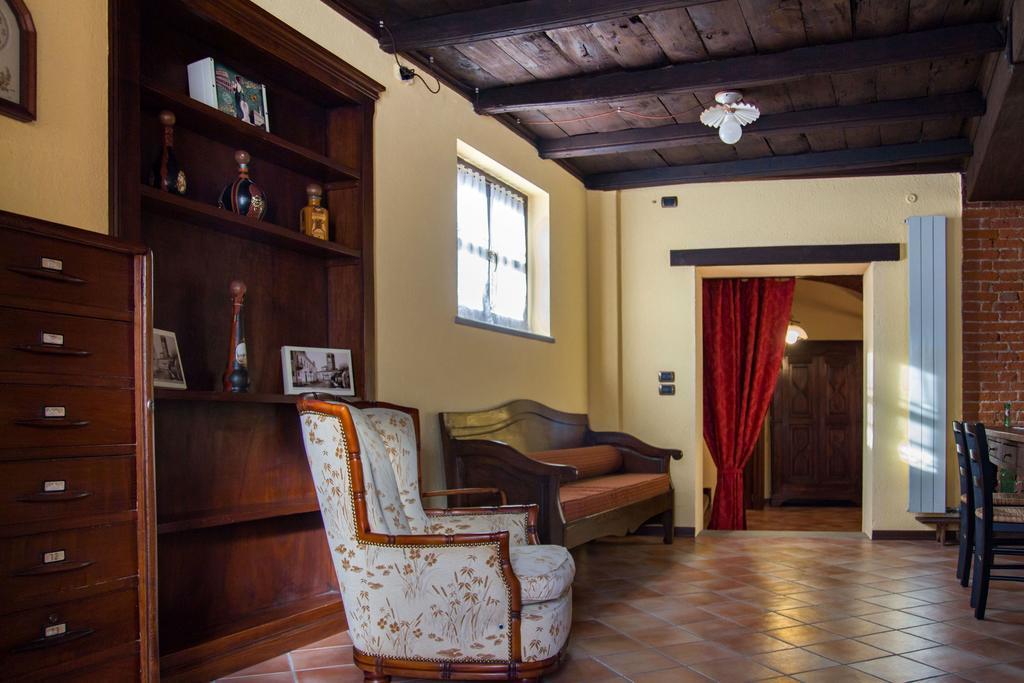 Casa Del Grande Vecchio Bed & Breakfast Airasca ภายนอก รูปภาพ