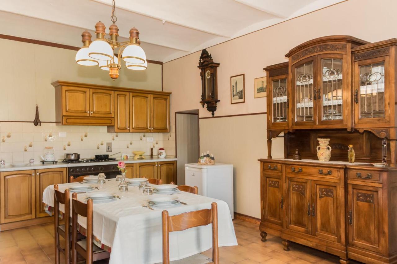 Casa Del Grande Vecchio Bed & Breakfast Airasca ภายนอก รูปภาพ