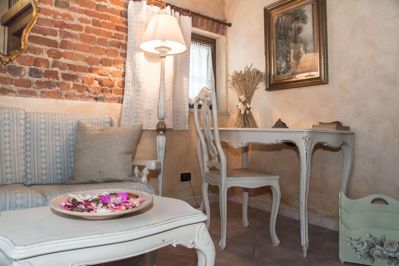 Casa Del Grande Vecchio Bed & Breakfast Airasca ภายนอก รูปภาพ
