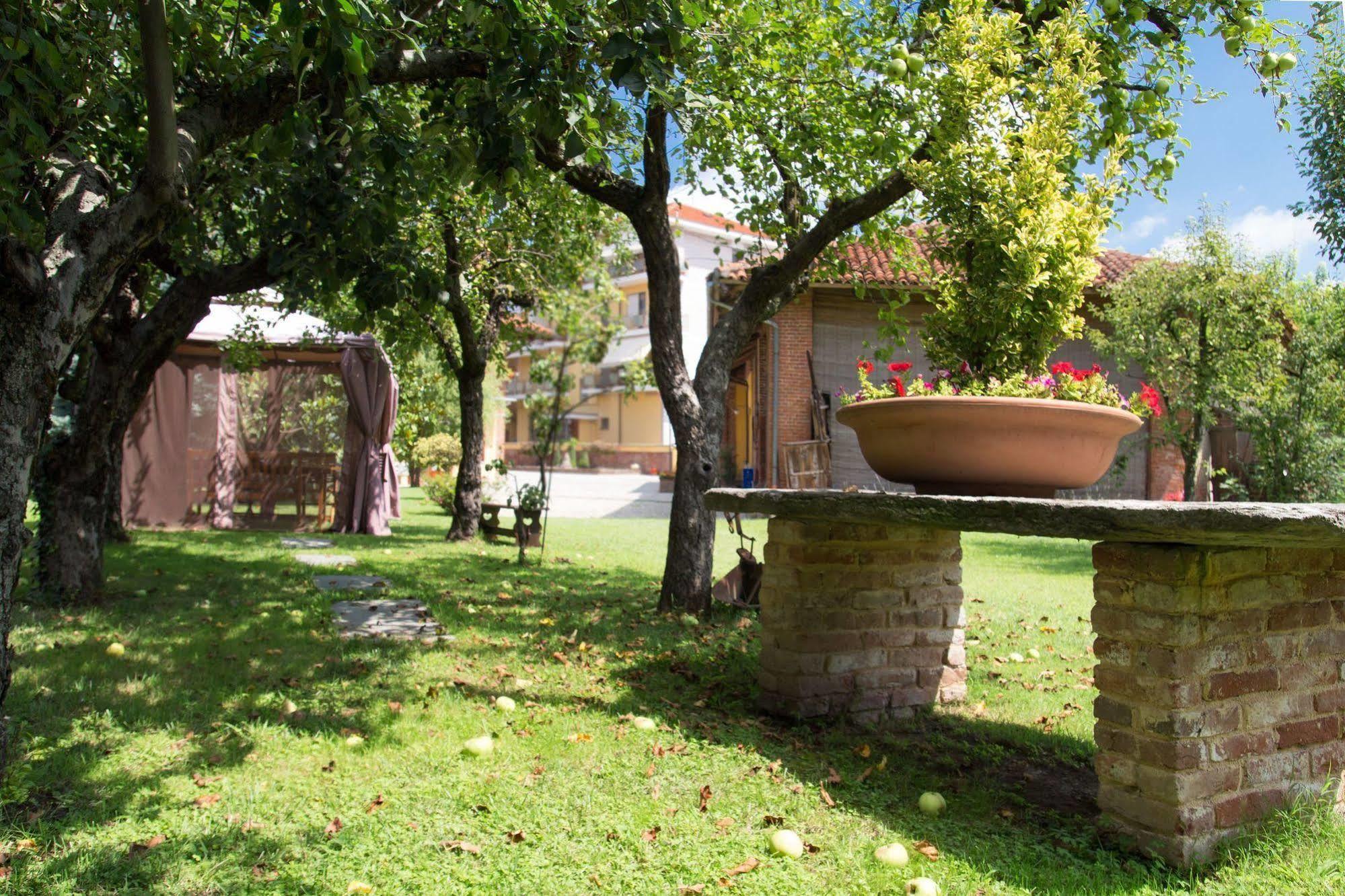 Casa Del Grande Vecchio Bed & Breakfast Airasca ภายนอก รูปภาพ